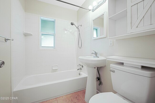 Building Photo - 1504 W 13th St