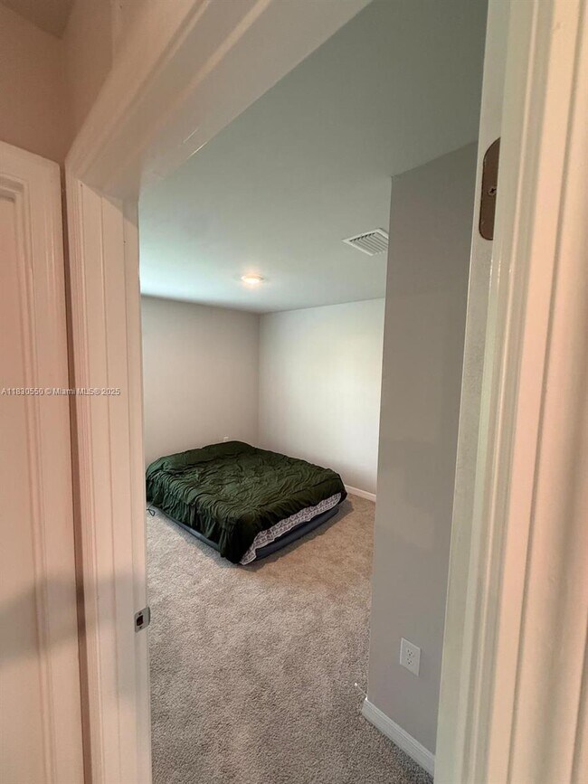 Building Photo - 3051 S Beechwood Cir