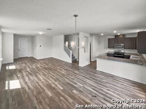 Building Photo - 5012 Arrow Vis