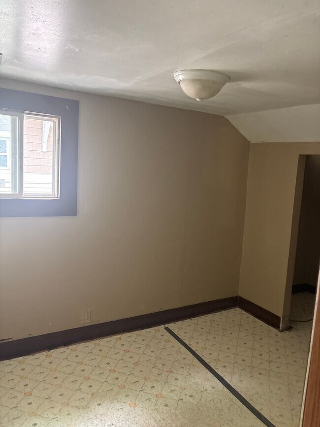 Building Photo - 376 Rockport Rd