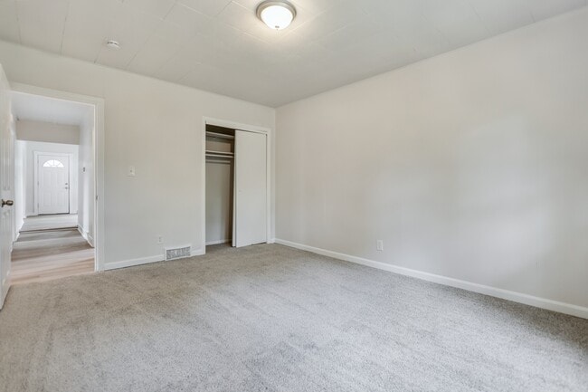 Building Photo - 3728 Standish Ave