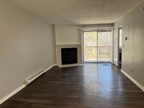 Building Photo - Newly Renovated Condo in Sable Landing   **Move-In Special**