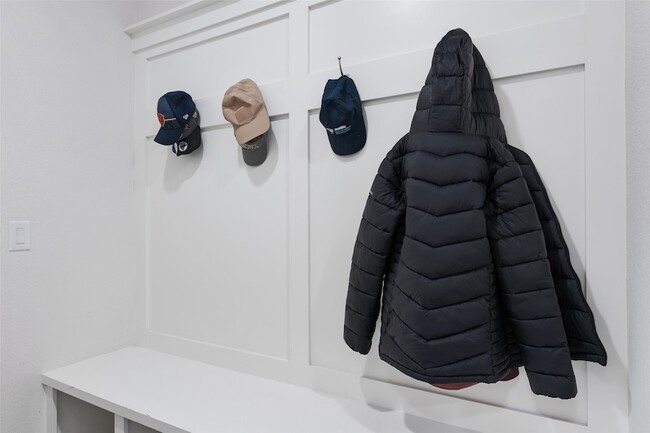 Building Photo - 1934 Peace Pl