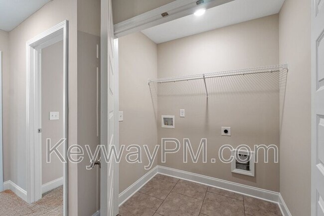 Building Photo - 557 Yuma Ln