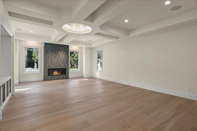 Building Photo - Luxury 10 Bedrooms, 9 Bathroom Estate for Lease in Los Gatos