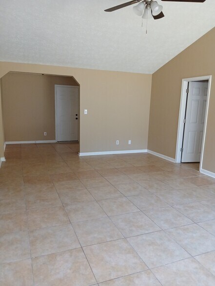 Building Photo - 194 Antebellum Ct