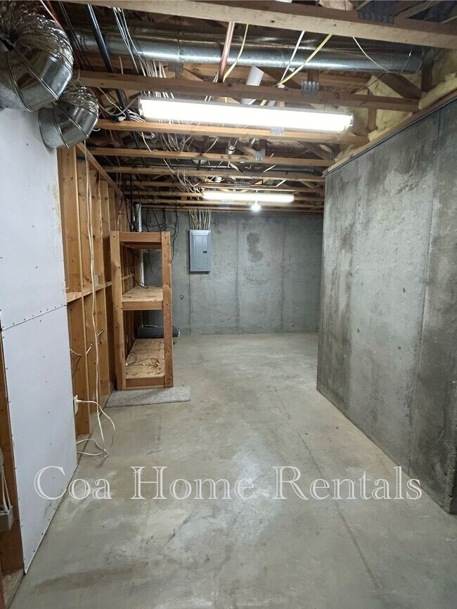 Building Photo - Beautiful Andover Property