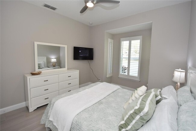 Building Photo - 13 Elder Dr