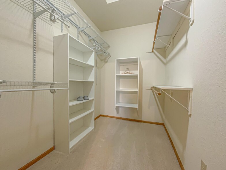 Building Photo - 2125 Broken Hill Rd