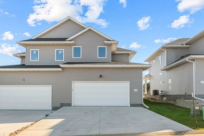 Building Photo - New build 4 bed 4 bath Condo