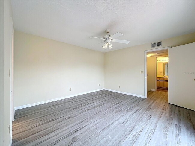 Building Photo - 5271 Coral Ct