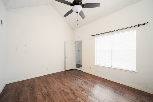 Building Photo - 2300 Old Spanish Trl