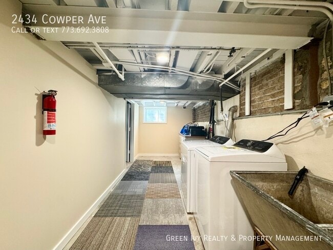 Building Photo - 2434 Cowper Ave