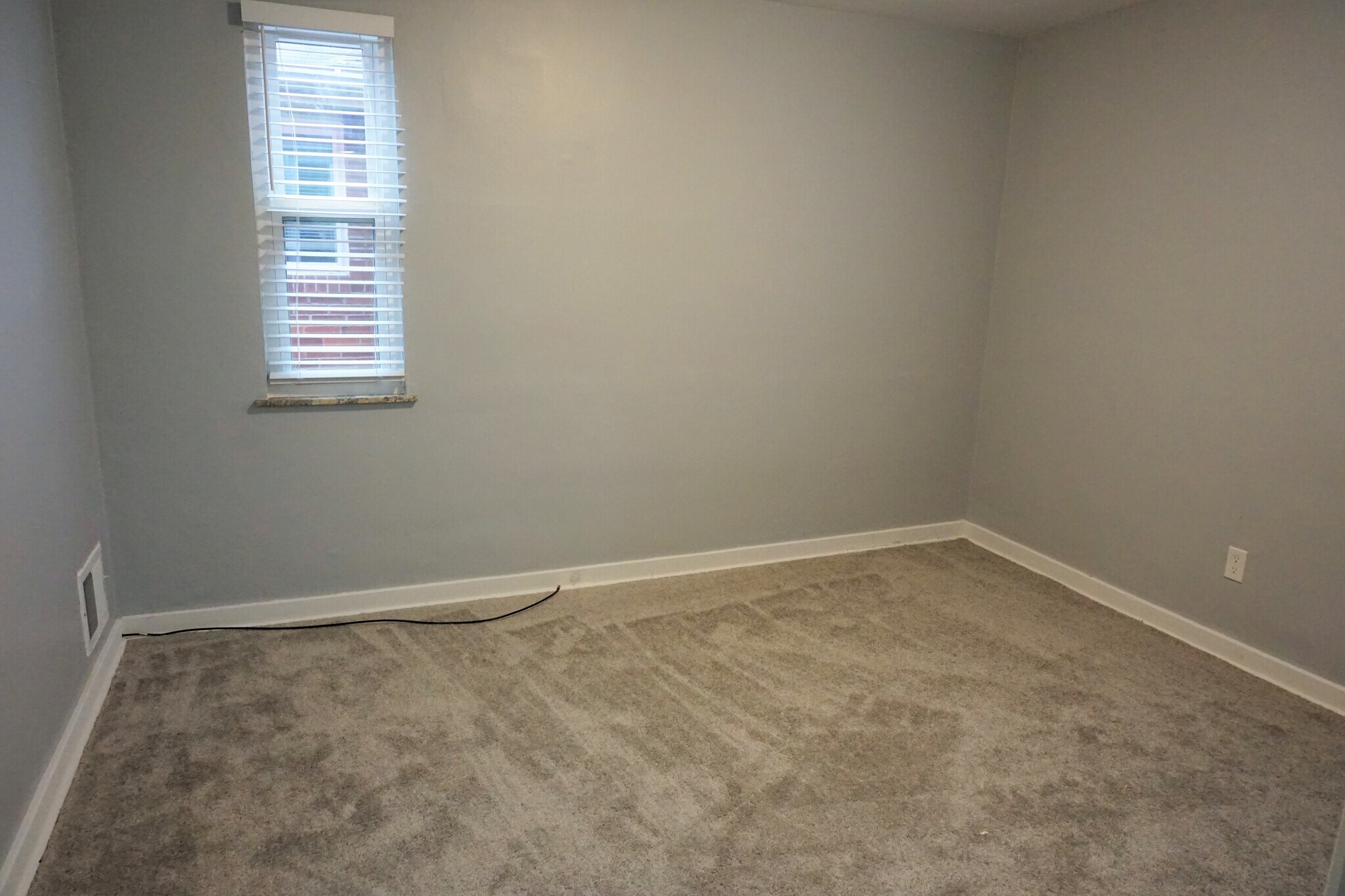 Building Photo - 3143 Glendale Ave