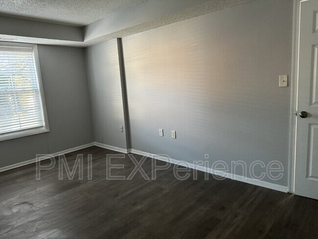 Building Photo - 3815 Swann Rd