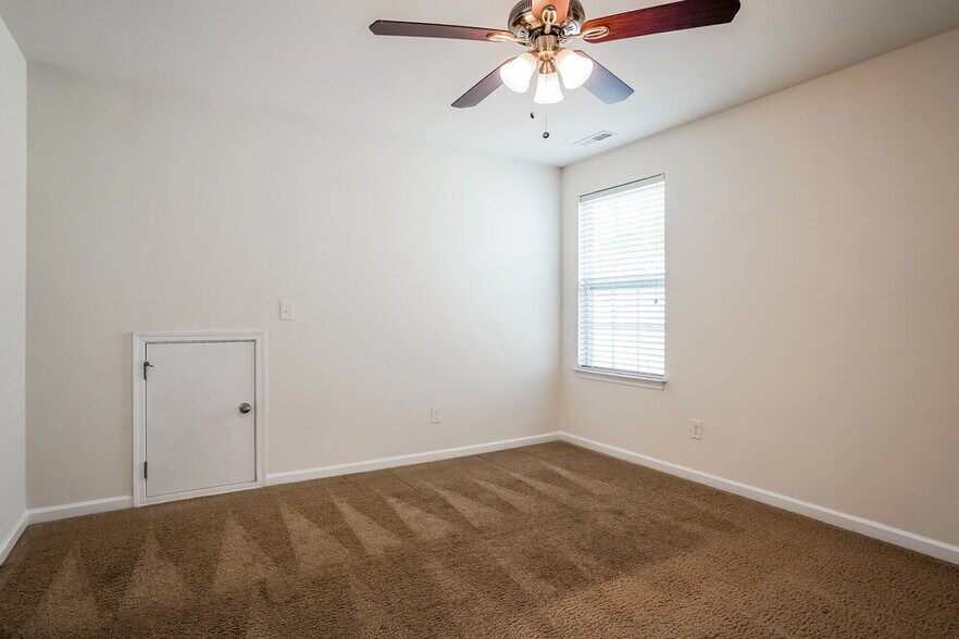 Building Photo - 657 Rose Mallow Dr