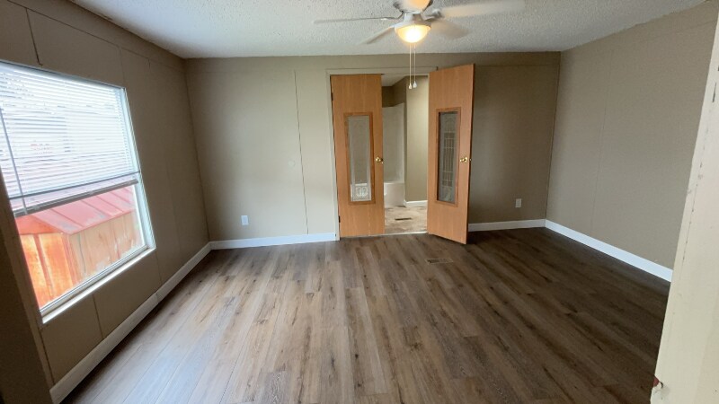 Building Photo - 1716 E Market Ave