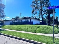 Building Photo - NEWLY RENOVATED South Redlands Home