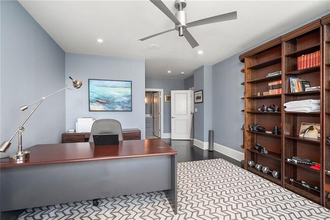 Building Photo - 2575 Peachtree Rd NE