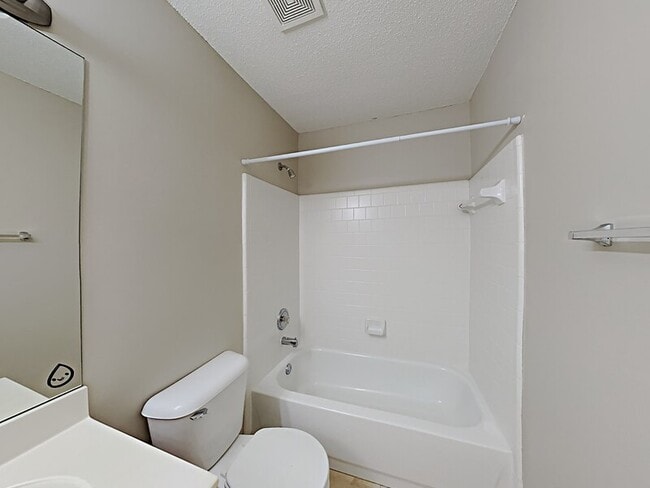 Building Photo - 3930 Lake Lanier Dr NW