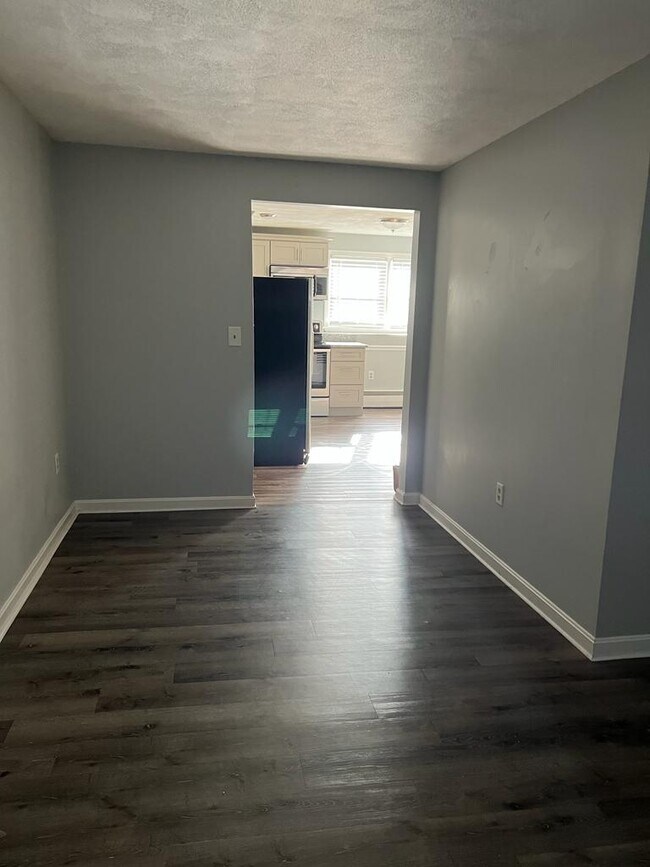 Building Photo - 422 Smithfield Ave