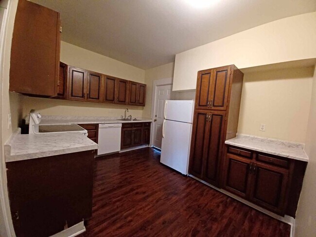 Primary Photo - 1118 Revell Ave