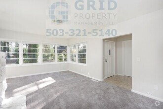 Building Photo - Spacious 3 Bedroom Home Available on Fores...