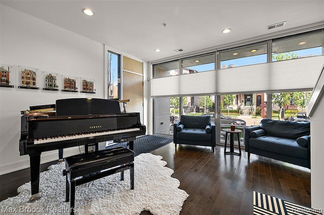 Building Photo - 284 Alfred St