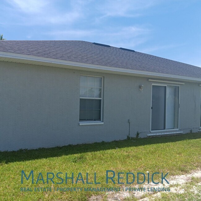 Building Photo - 3 bedroom 2 bath 1 car garage duplex