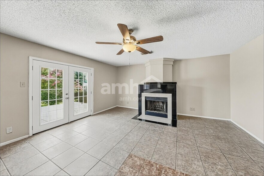 Building Photo - 6678 Snow Meadow Dr
