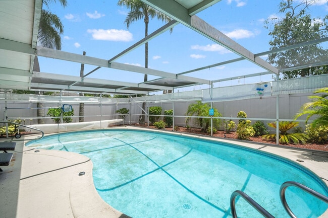 Building Photo - 7240 Westwind Dr