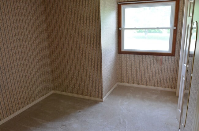 Building Photo - 7 Rivendell Dr