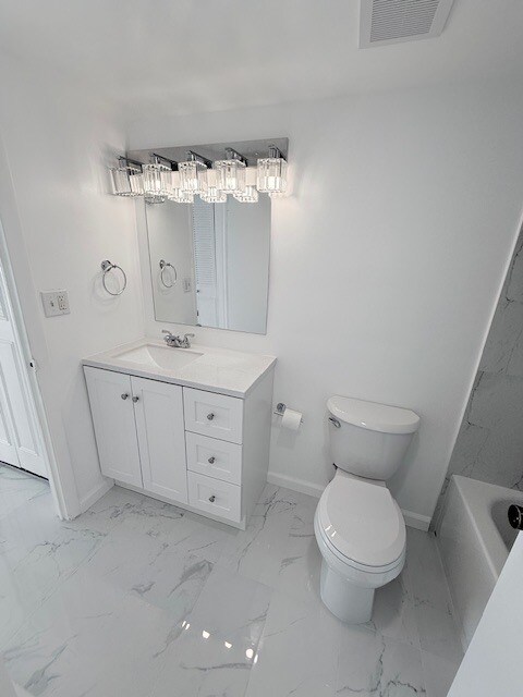 Building Photo - 1005E