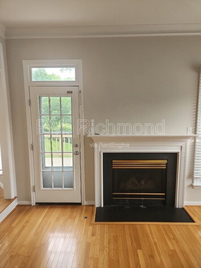 Building Photo - 6004 Manor Park Terrace