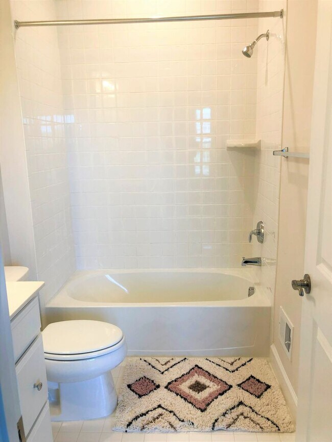 Building Photo - Newly Built Townhome with Tons of Space an...