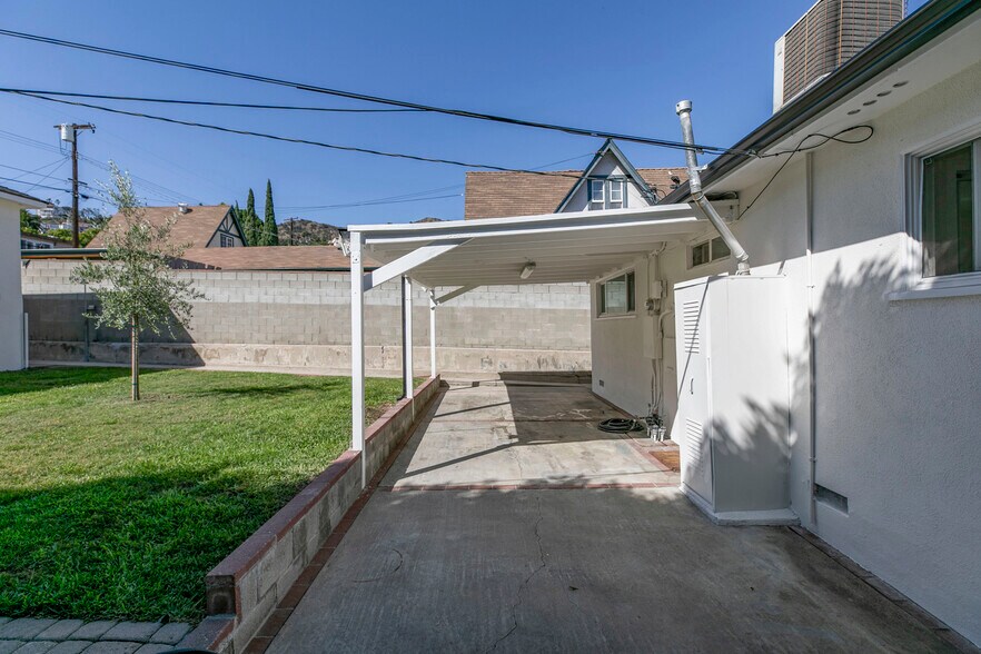 Building Photo - 1061 E Santa Anita Ave