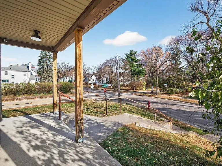 Building Photo - 1730 5th St NE