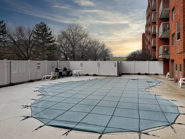 Building Photo - 8 9th St