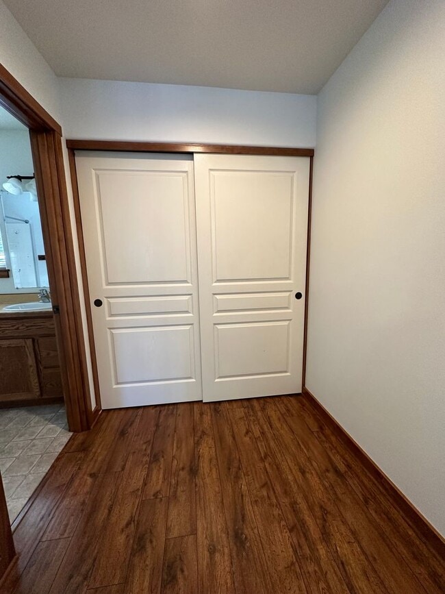 Building Photo - Peaceful 2-Bed Home on a Spacious 1-Acre Lot