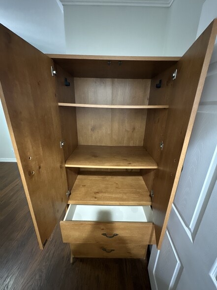 Building Photo - 5138 W 141st St