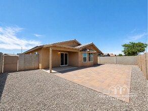 Building Photo - 4-bedroom, 2-bathroom home in Desert Oasis