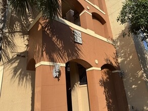 Building Photo - 5536 Metrowest Blvd