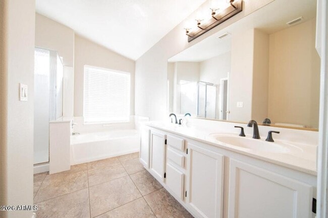 Building Photo - 8909 W Davis Rd