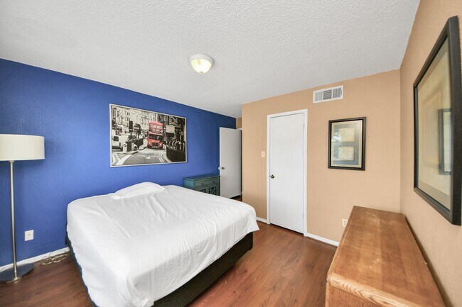 Building Photo - 3600 Jeanetta St