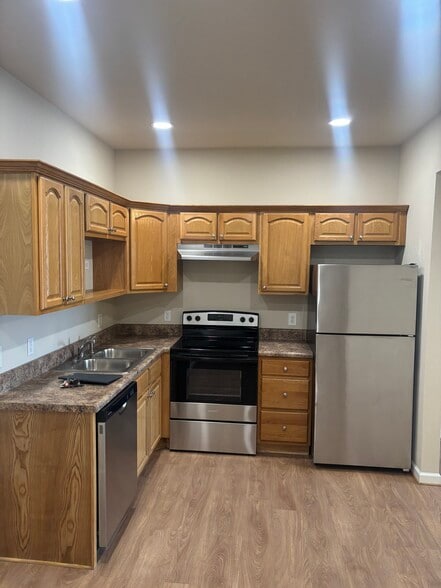 Kitchen - 72 Center Town Dr