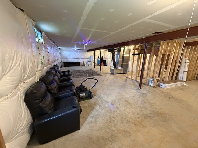 Building Photo - 287 Paradise View Dr