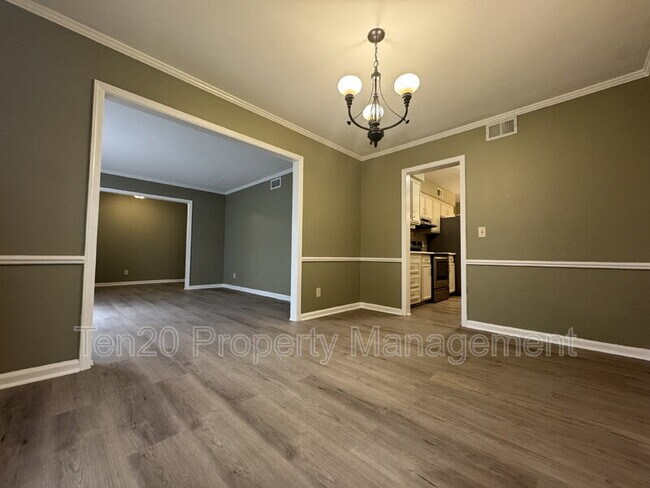 Building Photo - 5953 Windsor Dr