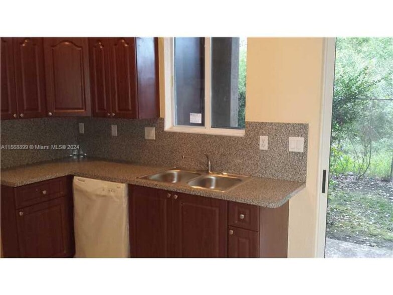 Building Photo - 21205 NW 14th Pl