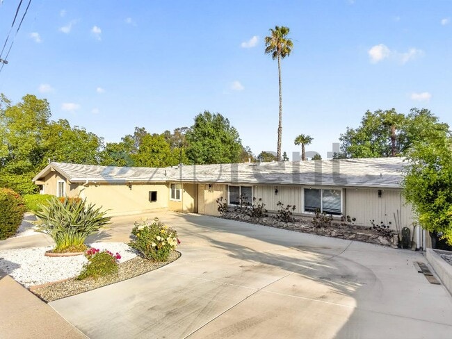 Building Photo - 20520 Rhoda St