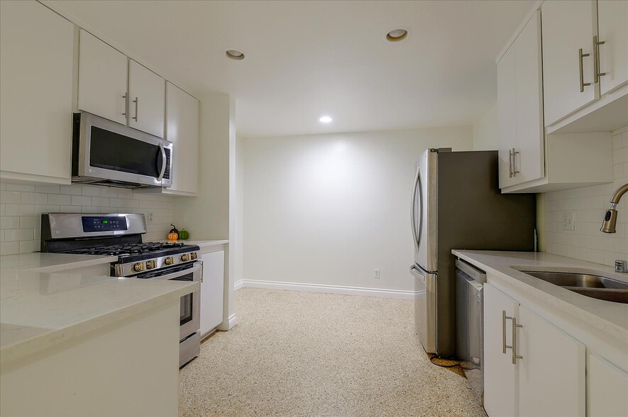 Building Photo - 1940 N Highland Ave